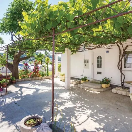 Apartments 501 - Spacious And Bright Apartment On Island Of Rab Rab Town Exterior photo
