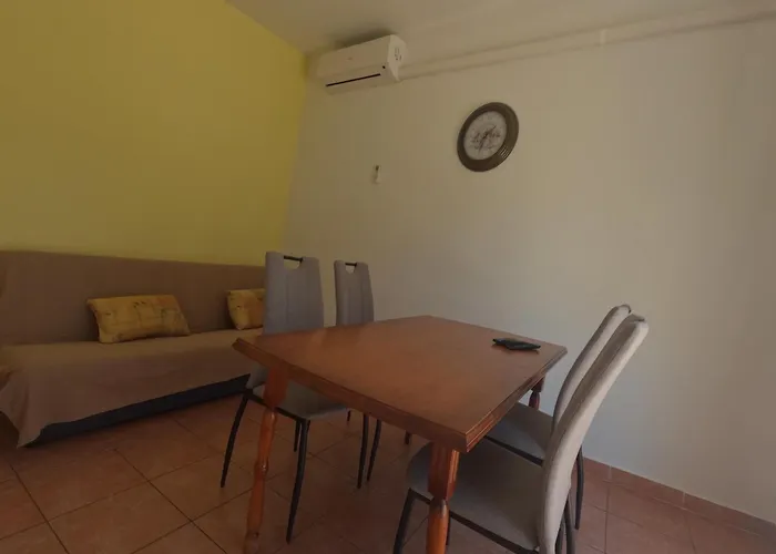 Apartments 501 - Spacious And Bright Apartment On Island Of Rab