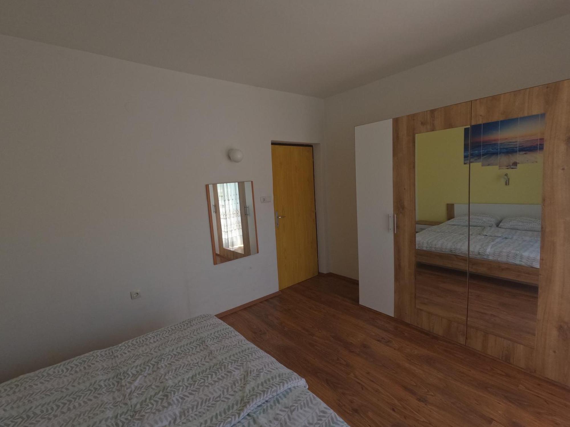 501 - Spacious And Bright On Island Of Rab Apartment *